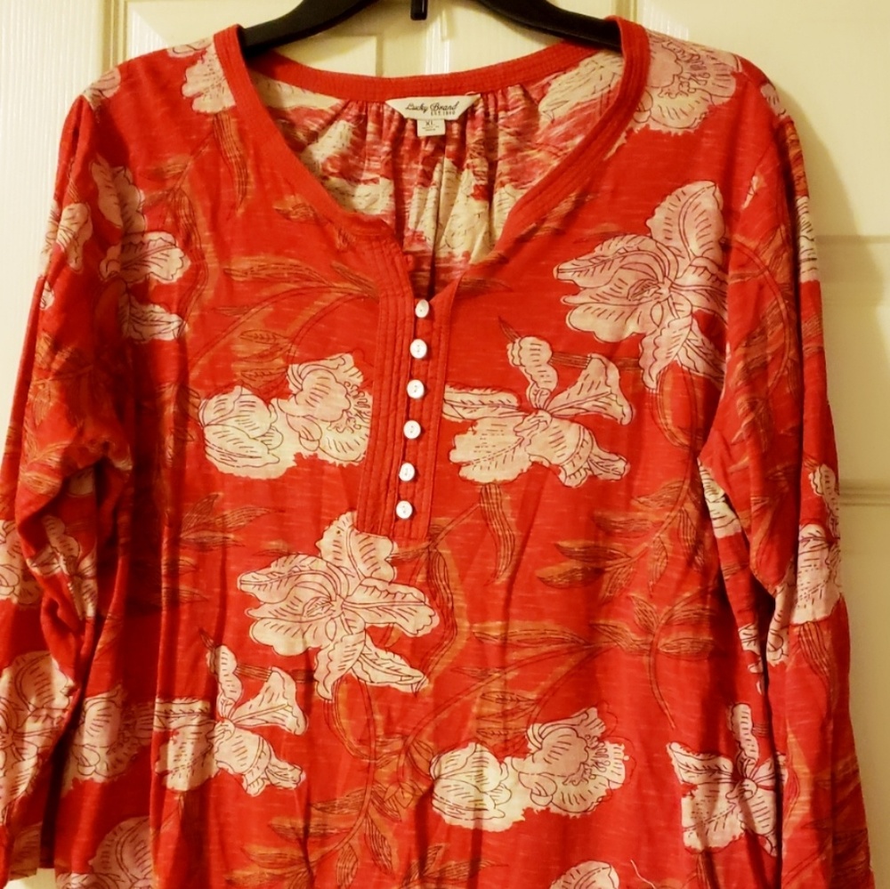 5 fresh blouses, pretty design PRICE IS FOR ALL